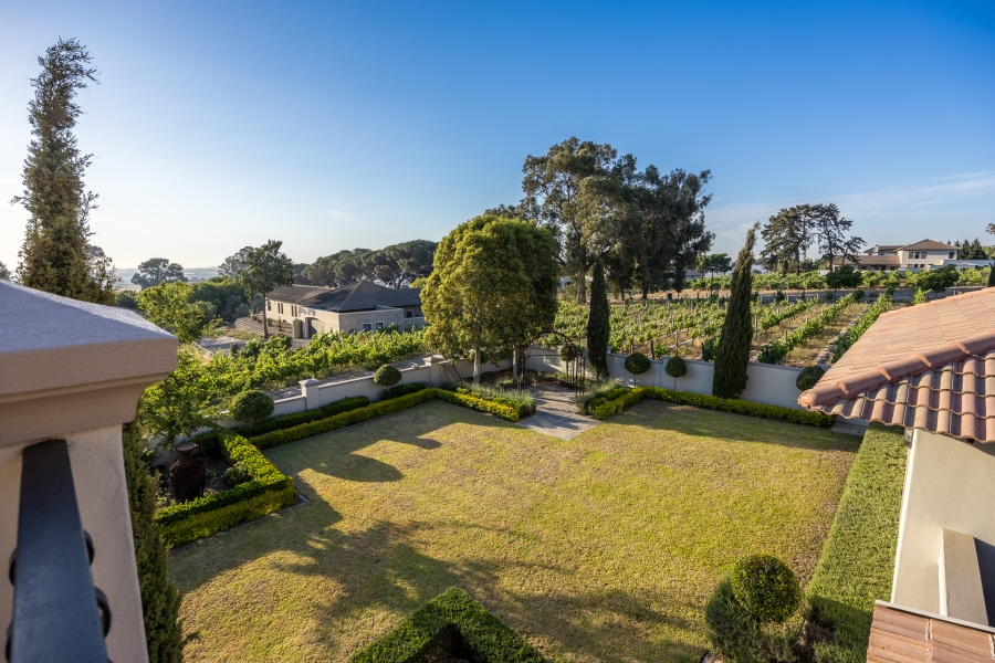 6 Bedroom Property for Sale in Klein Zevenwacht Western Cape